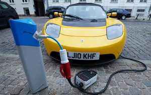 十二五電動(dòng)汽車科技路線圖發(fā)布 緊抓“電池、電機(jī)、電控” 