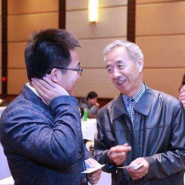 聽眾與專家交換聯系方式