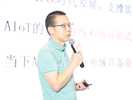 廣東物聯(lián)網(wǎng)協(xié)會秘書長曾明發(fā)表演講